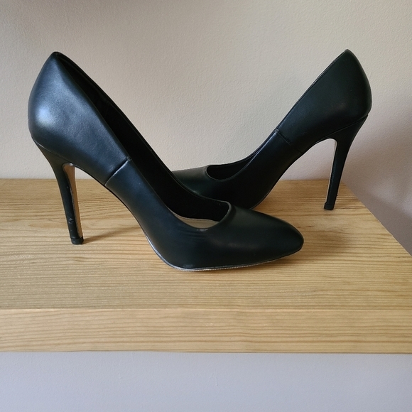 Forever 21 Shoes - 3/$20 Black Forever 21 Point-toe Stiletto Heeled Pumps Size 7